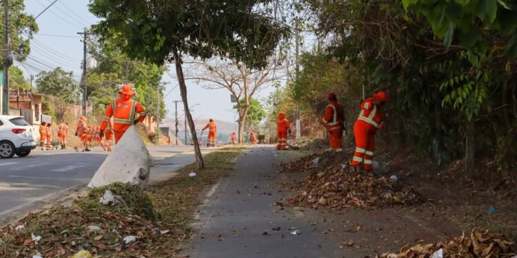 Mais de 400 trabalhadores realizam mutirão de limpeza no Santa Etelvina