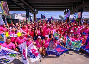 Em todas as zonas de Manaus, apoiadores de Roberto Cidade realizam bandeiraços e reforçam propostas