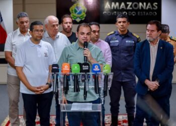Roberto Cidade valoriza forças de segurança com promoções e regulamenta ensino militar