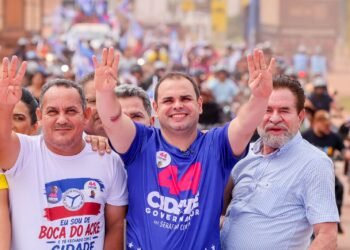 Roberto Cidade lança política estadual Mãe Solo Protegida em visita a Boca do Acre, Pauini e Tapauá