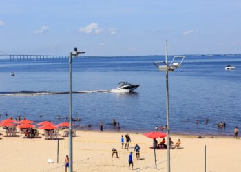 Furto de cordas e boias de segurança é registrado na Ponta Negra; salva-vidas mantém atendimento