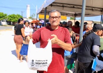 Prefeitura de Manaus entrega 35 mil peixes nas zonas Norte e Oeste pelo programa ‘Jaraqui da Gente’