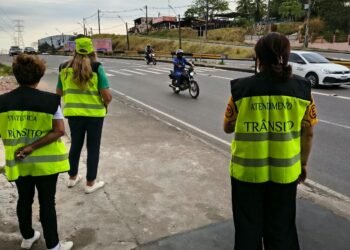 Prefeitura de Manaus avalia instalação de semáforo para reforçar segurança de pedestres na avenida das Torres