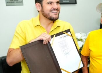 Prefeito Renato Junior sanciona lei aguardada há 25 anos que garante subsídio de até R$ 3 milhões mensais para o transporte complementar de Manaus