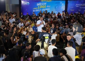 Em encontro com jovens, Wilson Lima defende educação conectada às oportunidades do futuro