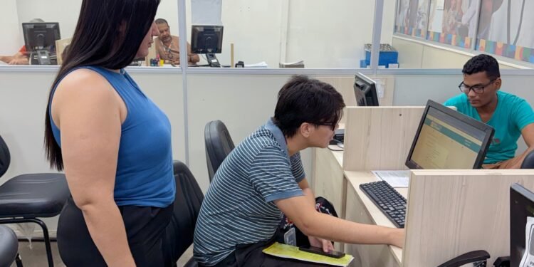 Prefeitura de Manaus encerra inscrições do Bolsa Universidade 2027 com suporte presencial inédito e histórias de vida que revelam o impacto do programa