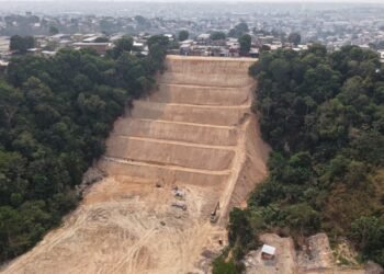 Prefeitura de Manaus avança em obra de contenção de erosão no bairro Jorge Teixeira