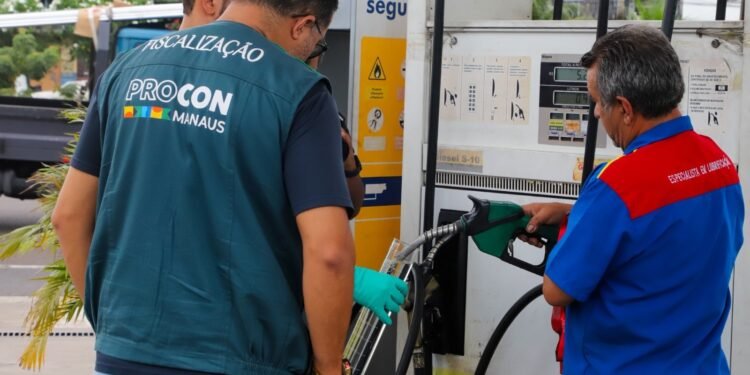 Pesquisa do Procon Manaus aponta aumento de 7,95% no menor preço da gasolina comum