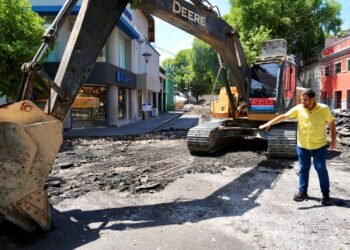 Renato Junior vistoria obras na Ferreira Pena e cria primeira Rua Gastronômica de Manaus