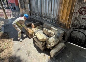 Projeto da primeira Rua Gastronômica de Manaus preserva pedras lioz e oitizeiros; rede subterrânea começa na próxima semana; comércio funciona normalmente