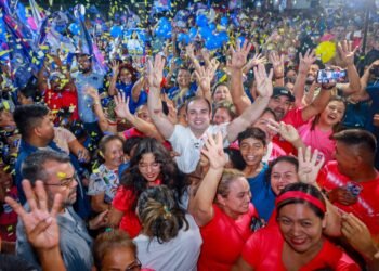 Roberto Cidade anuncia propostas para modernizar educação em reuniões nas zonas Norte e Leste de Manaus