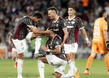 Fluminense bate Platense e abre vantagem nas quartas de final da Libertadores