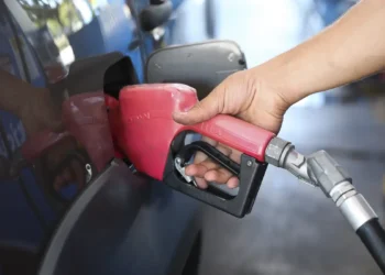 Governo deve manter subsídio de R$ 2,12 ao diesel por mais 30 dias