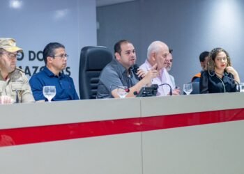 Governo do Amazonas reúne prefeitos e reforça articulação para combater queimadas e enfrentar a estiagem