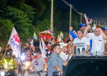 Roberto Cidade encerra campanha do 1º turno com grandes atos em Manaus e Manacapuru