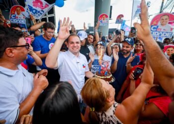 Banzeiro do 44 toma as ruas de Manaus na reta final da campanha