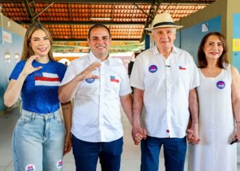Roberto Cidade vota em Manaus e afirma confiança na chegada ao segundo turno