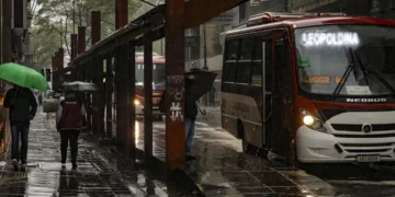 Tempo fica chuvoso em grande parte do país nesta segunda-feira