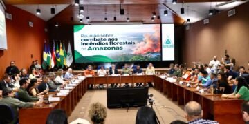 Prefeitura de Manaus participa de reunião com o governo federal para alinhar ação conjunta de combate às queimadas vindas de outros municípios e fumaça que compromete a qualidade do ar na capital