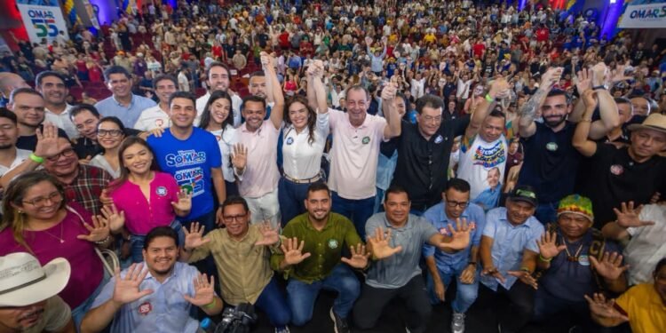 PoderData: Omar Aziz tem 56% dos votos válidos e abre 12 pontos de vantagem sobre adversária