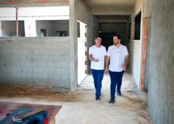 Prefeito Renato Junior vistoria obra do Capsi no Lago Azul e assegura acolhimento em serviços de saúde psicossocial ao público infantojuvenil