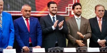 Prefeito Renato Junior prestigia recondução da procuradora-geral Leda Mara ao comando do MP-AM e destaca importância do diálogo entre os poderes