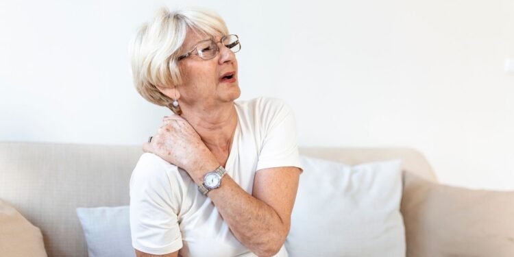 Uma em cada três mulheres com mais de 50 anos sofrerá fratura por osteoporose