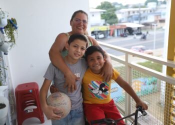 Mês das Crianças: moradia segura transforma a rotina dos pequenos que integram famílias reassentadas pelo Prosamin+