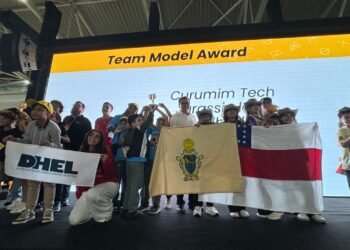 Equipe de robótica de Manaus leva prêmio Inovação em festival nacional no Rio