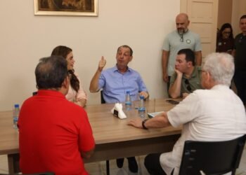 Omar Aziz visita cardeal Leonardo Steiner e defende escolas de tempo integral como futuro da educação