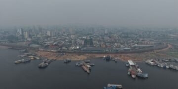 Governo Federal amplia para 16 aeronaves no combate às queimadas que afetam Manaus
