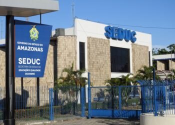 Aulas suspensas em Manaus nesta segunda-feira por causa da fumaça