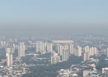 Fumaça volta a atingir Manaus e médico orienta como proteger a saúde