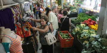 Cortes em auxílios sociais podem gerar retração econômica em cidades do interior
